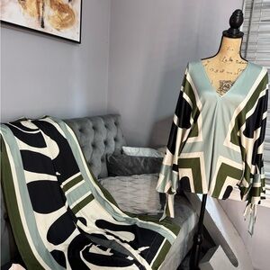 Stylish Geometric V-Neck Blouse and Pant set